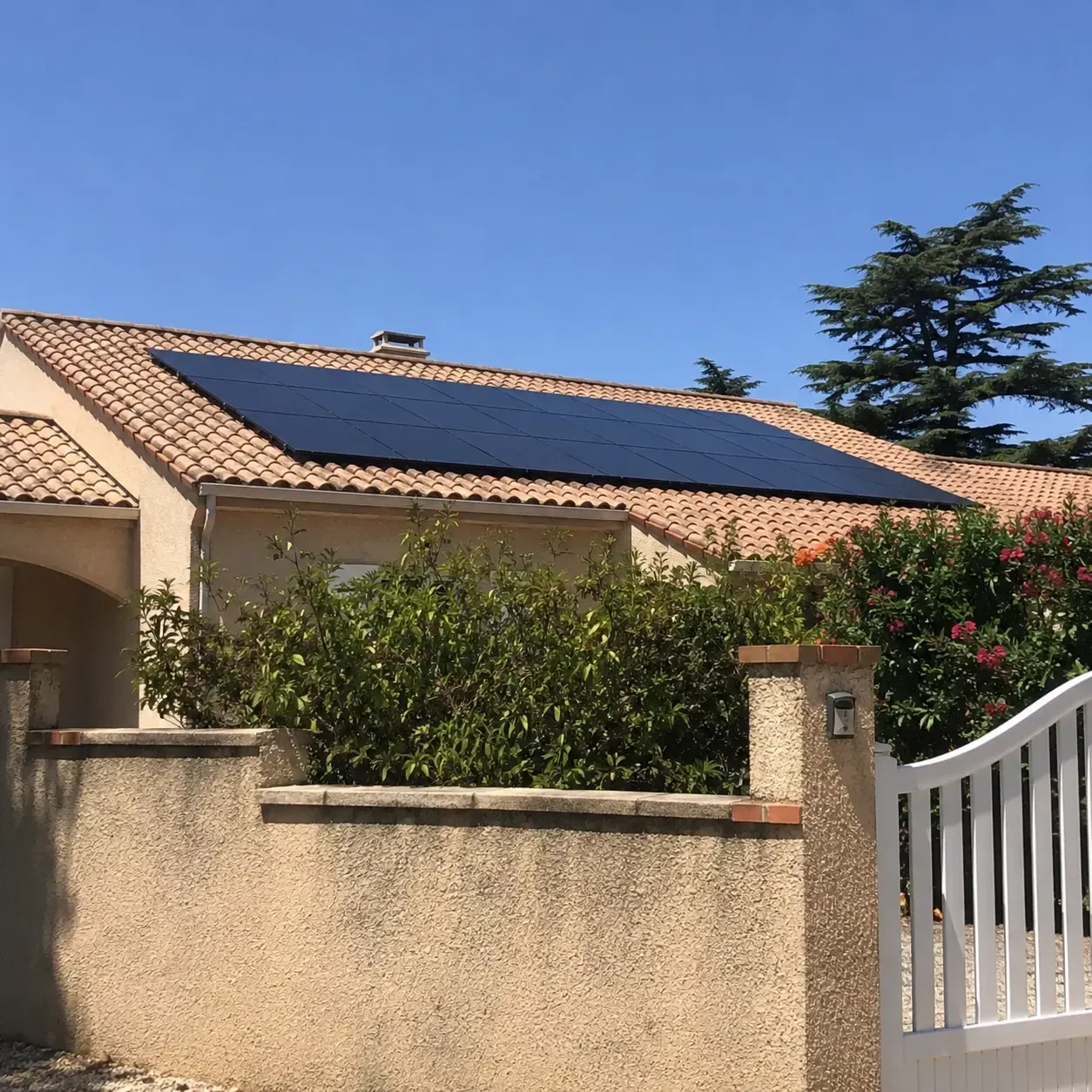 Image installateur panneaux solaires 2 pose panneaux photovoltaiques
